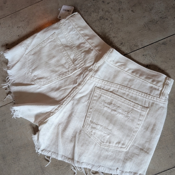 NWT We The Free White Jean‎ Shorts Distressed Hem - Picture 3 of 7